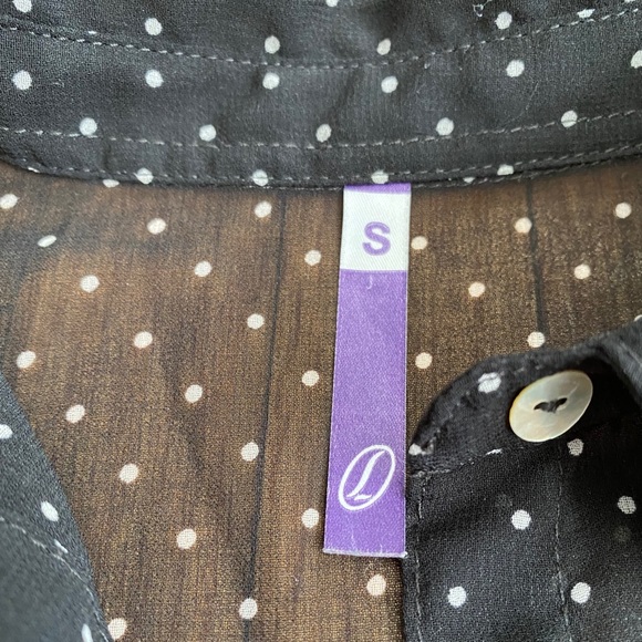 Black blouse - Picture 4 of 5